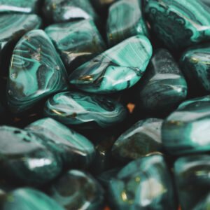 Emerald - 9.07 Carats (10.06 Ratti)